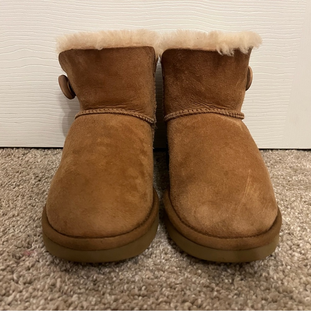UGG Mini Boot - Picture 4 of 7